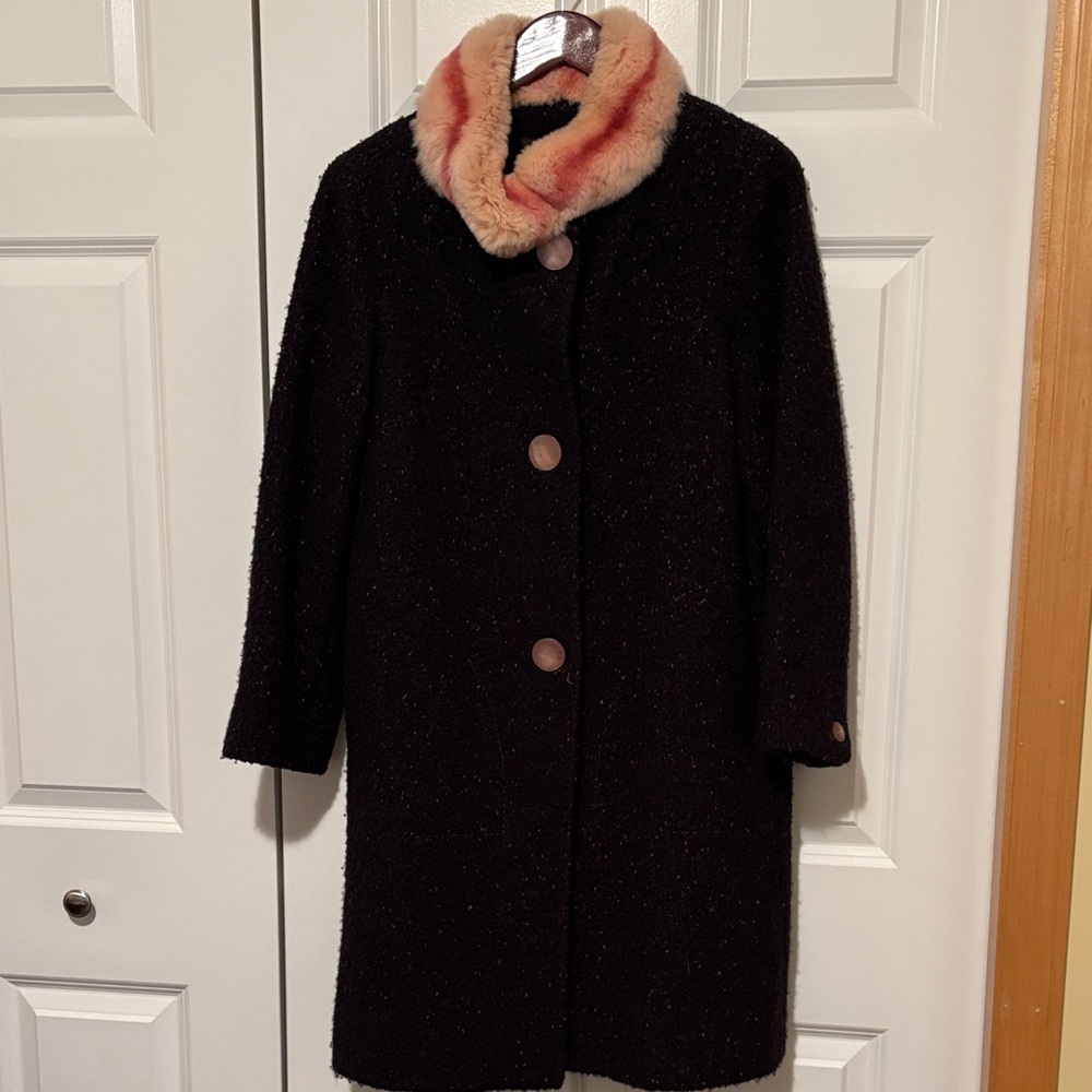 Cole Haan Vintage Black and Pink Speckled Coat with Fur Collar in EUC ❤️